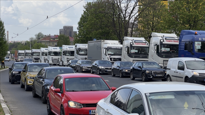 BeH, qindra shoferë kamionësh në protestë për kushte më të mira