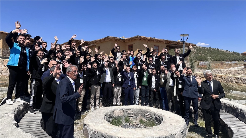 Gençlik ve Spor Bakanlığının Gençlik Kampları'nda 330 bin gencin misafir edilmesi hedefleniyor