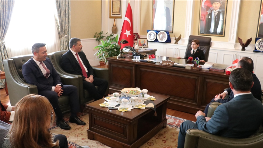 Erzurum'da "temsili vali" Gazze'deki çocukların özgürlüğünü istedi