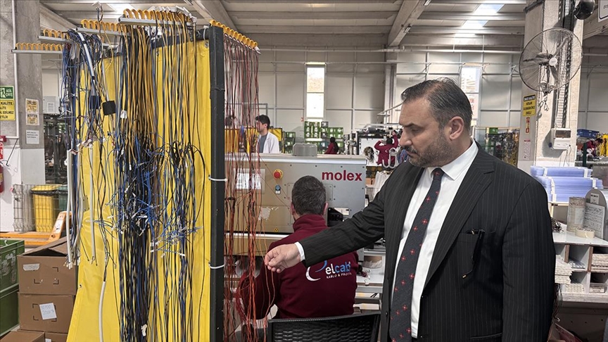 "Eve Dönüş" projesiyle memleketine kurduğu fabrikada yüzlerce kişiyi istihdam ediyor
