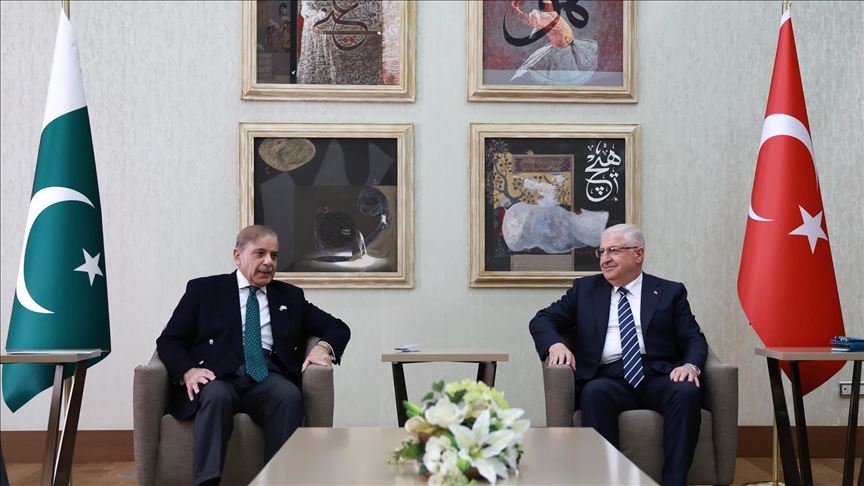 رئيس الوزراء الباكستاني يصل أنقرة تلبية لدعوة أردوغان