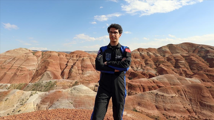 Astronot Atasever, Gökkuşağı Tepeleri'ne hayran kaldı 