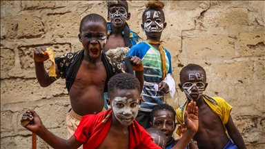 Senegalska djeca tradicionalnim simbolom lava obilježila Uskrs
