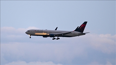 Engine fire forces Delta passengers to evacuate on slides at Orlando airport
