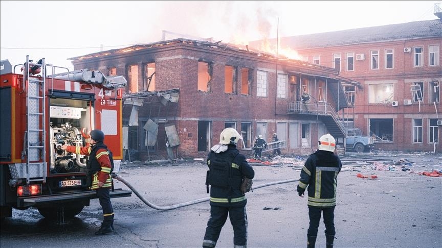 أوكرانيا: مقتل 9 أشخاص في هجوم مسيرة روسية على حافلة لموظفي شركة