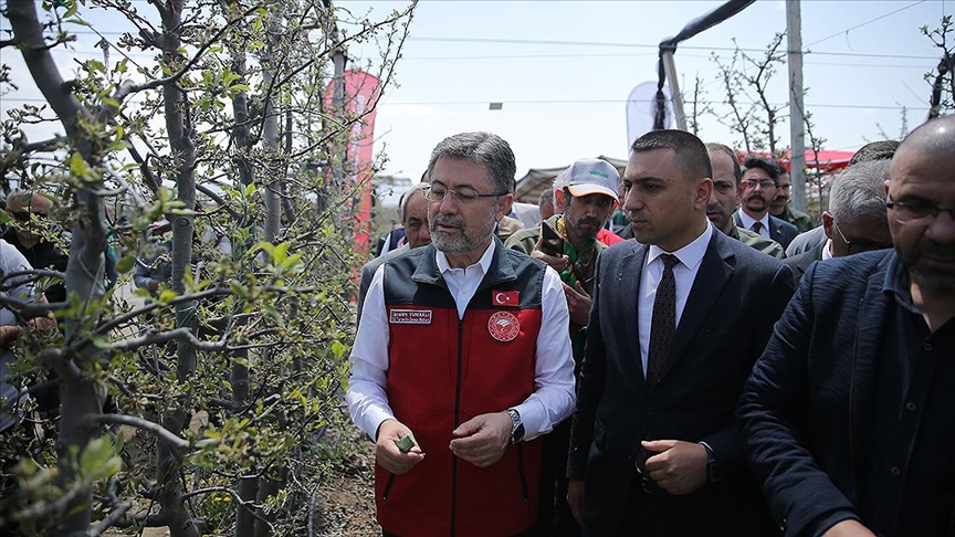 Bakan Yumaklı: Her zaman üreticilerimizle yan yanayız, omuz omuzayız