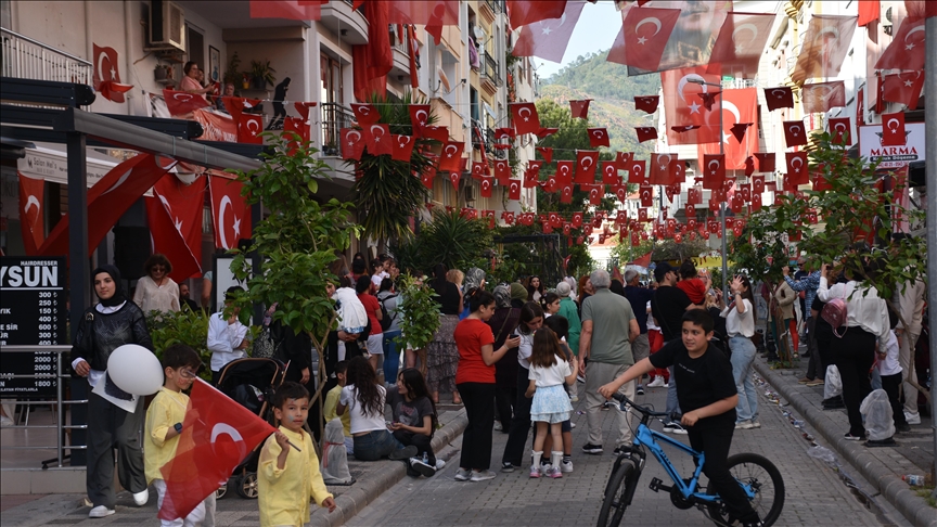 Salih ustanın "23 Nisan" sokağında bayram kutlandı