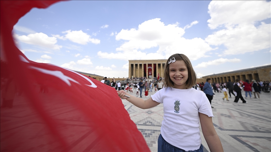 Türkiye shënon Ditën e Sovranitetit Kombëtar dhe Ditën e Fëmijëve