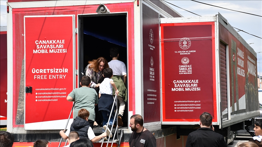 Мобилниот музеј „Битките кај Чанаккале“ отворен за посетителите во Охрид