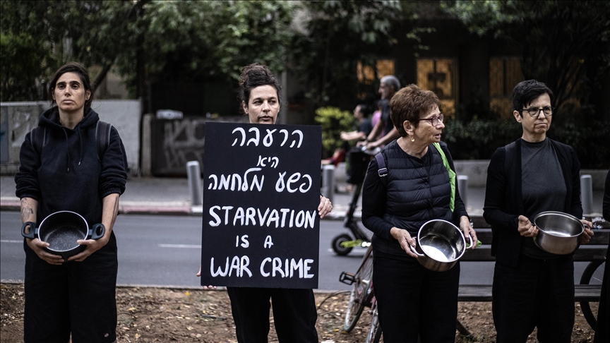 İsrailliler, Gazze'ye insani yardım girişine izin verilmemesini boş tencerelerle protesto etti