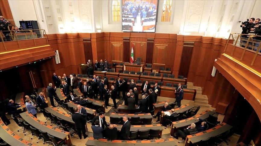 البرلمان اللبناني يقر تعديلات تحدّ من السرية المصرفية