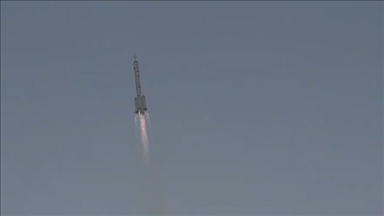 Kina lançon misionin e ri hapësinor me 3 astronautë