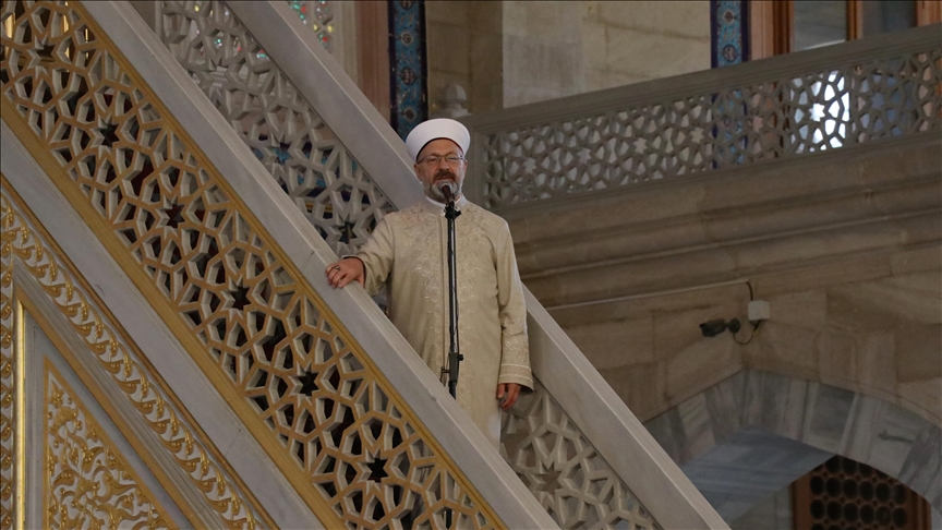 Diyanet İşleri Başkanı Erbaş: Ahlak bizim peşinden gideceğimiz en önemli davranış