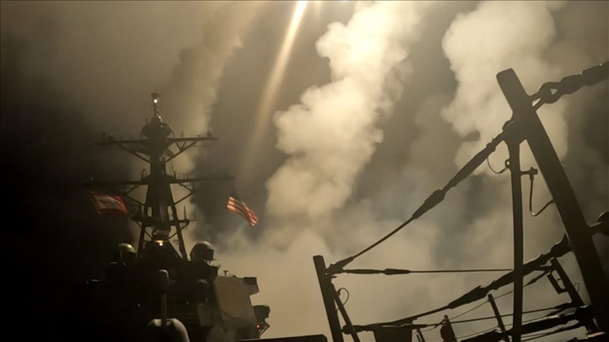 "الحوثي": تسرب نفطي هائل بالبحر الأحمر جراء ضربات أمريكية