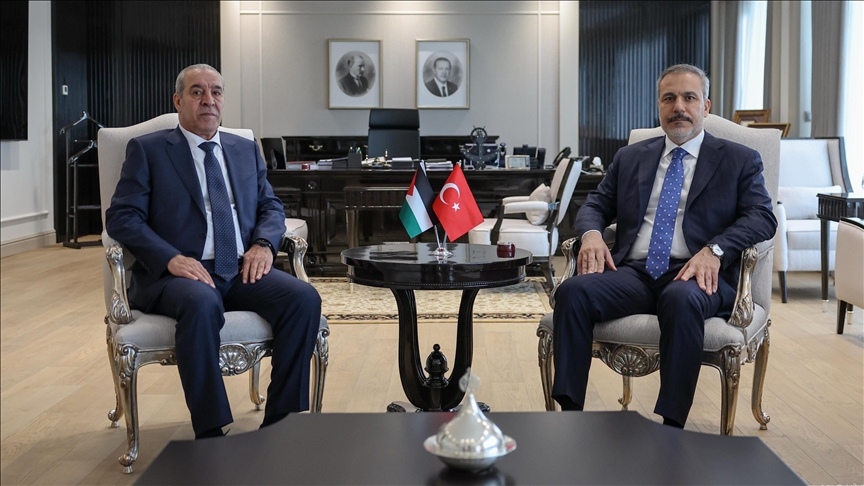 Turkish foreign minister congratulates Palestinian vice president on new role