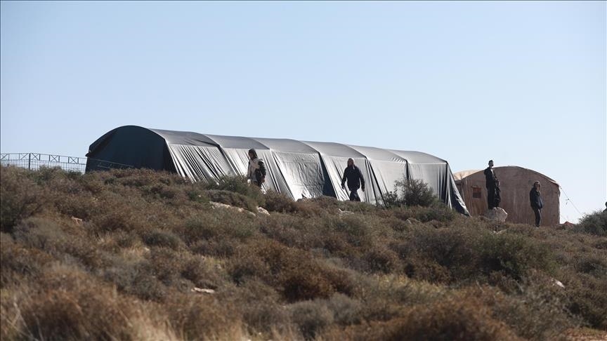 Illegal Israeli settlers cut water supply to Palestinian community in Jericho