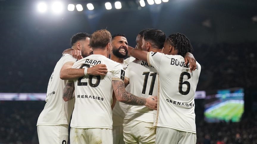 قدم.. نيس يلحق الخسارة الأولى بباريس سان جيرمان في الدوري الفرنسي