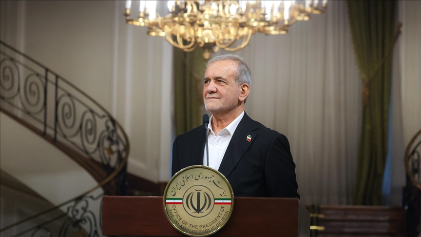Pezeşkiyan'ın Bakü ziyareti, İran-Azerbaycan ilişkilerinin normalleşmesi açısından önem taşıyor
