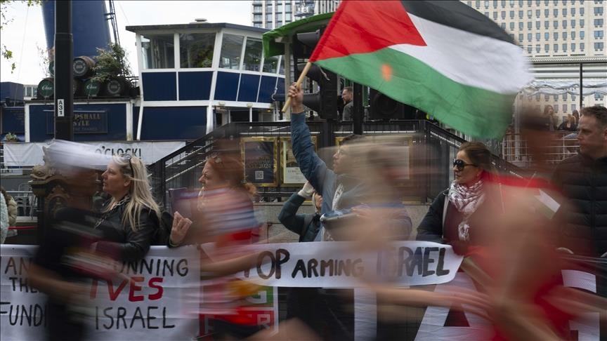 Des manifestants perturbent le marathon de Londres pour réclamer un embargo total contre Israël