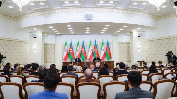 تاکید پزشکیان بر اهمیت گسترش روابط ایران و آذربایجان