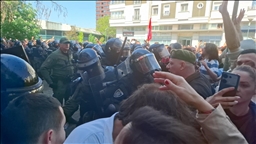 Policija intervenisala ispred blokiranog fakulteta u Novom Sadu, povrijeđeni studenti, građani i novinari