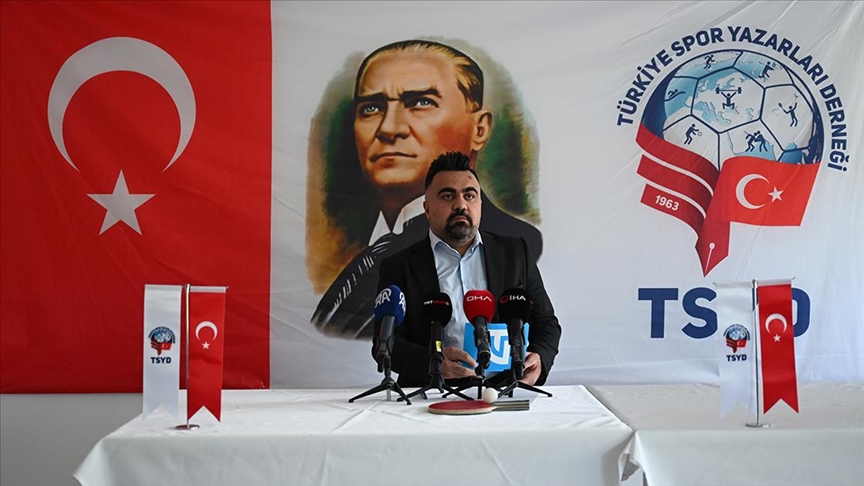 Eski milli para masa tenisçi Nesim Turan, aktif sporu bırakmasının nedenlerini açıkladı