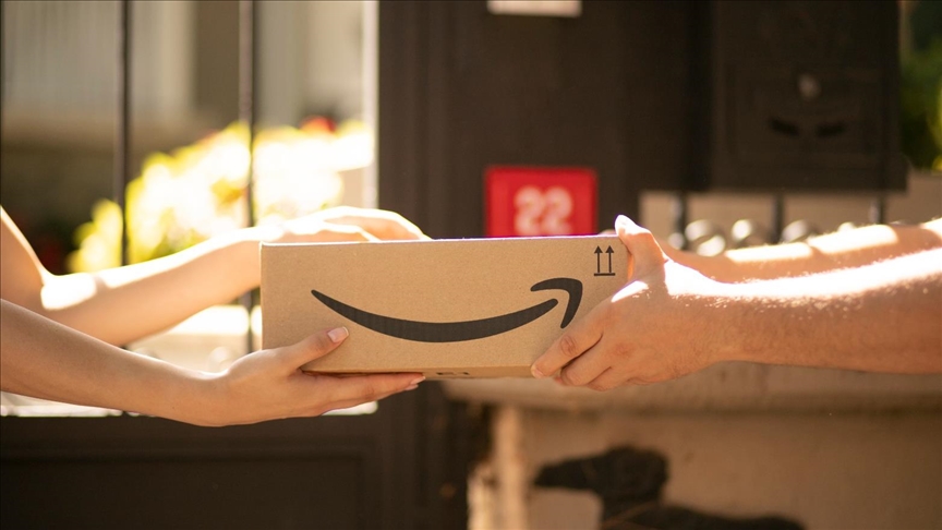Amazon denies plans to show tariff costs on product listings