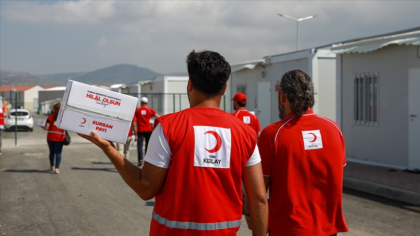 Türk Kızılay 4 milyonu aşkın kişiye kurban eti ulaştıracak