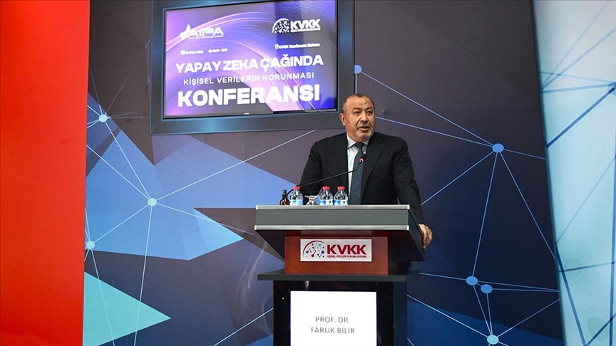 KVKK Başkanı Bilir: Yapay zeka insanın rakibi değil, destekçisi olmalıdır