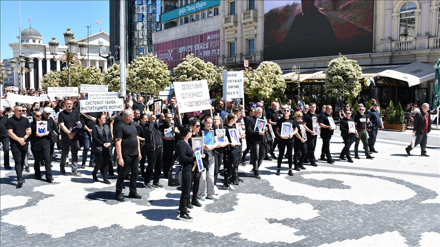 Familjet e viktimave të zjarrit në Koçan organizuan protestë në Shkup