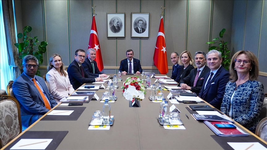 Cumhurbaşkanı Yardımcısı Yılmaz, Uluslararası Yatırımcılar Derneği üyelerini kabul etti