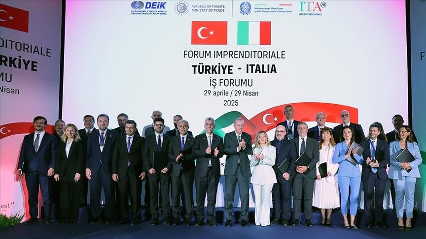 تركيا وإيطاليا تؤكدان استمرار التعاون والتنسيق بملفات إقليمية ودولية