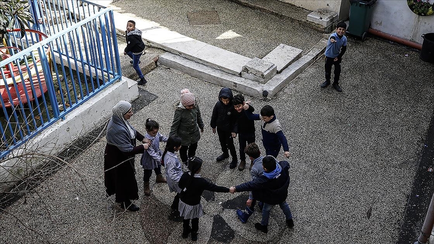 UNRWA: İsrail'in Doğu Kudüs'teki okullarımızı kapatma kararı 800 çocuğun eğitim hakkını tehdit ediyor
