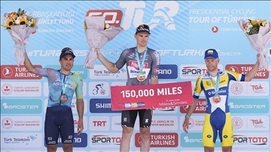 Simon Dehairs menangkan etape pembukaan Tour of Türkiye ke-60