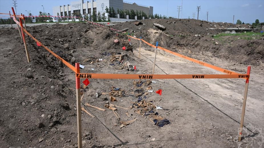 Hocalı ve Şuşa'da, Ermenilerin katlettiği sivillere ait olduğu düşünülen toplu mezarlar bulundu