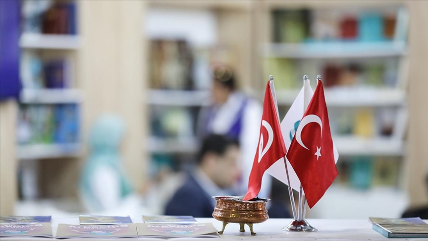 Tunus Uluslararası Kitap Fuarı'ndaki Türkiye Ulusal Standı'nda, Türkiye'nin projeleri tanıtıldı