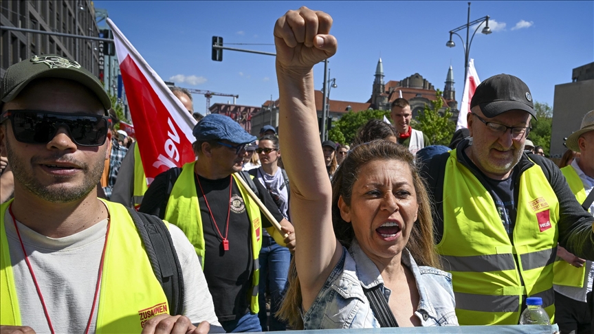 Globi shënon Ditën e Punës, shprehet revoltë për kushtet aktuale të punëtorëve