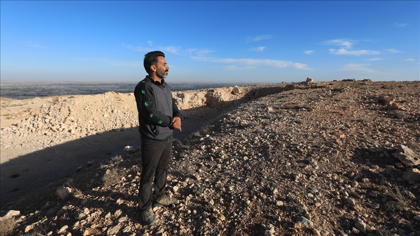 سائق سوري: نقلت جثث معتقلين لريف دمشق 10 سنوات بعهد الأسد