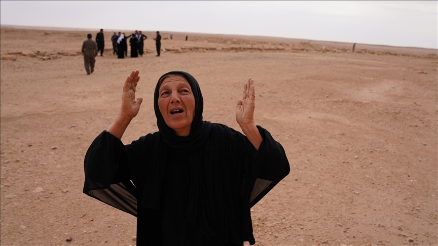کەسوکاری ئەنفالکراوان لە بیابانی کاکی بە کاکیدا بە دوای ئاسەواری شەهیدەکانیاندا دەگەڕێن