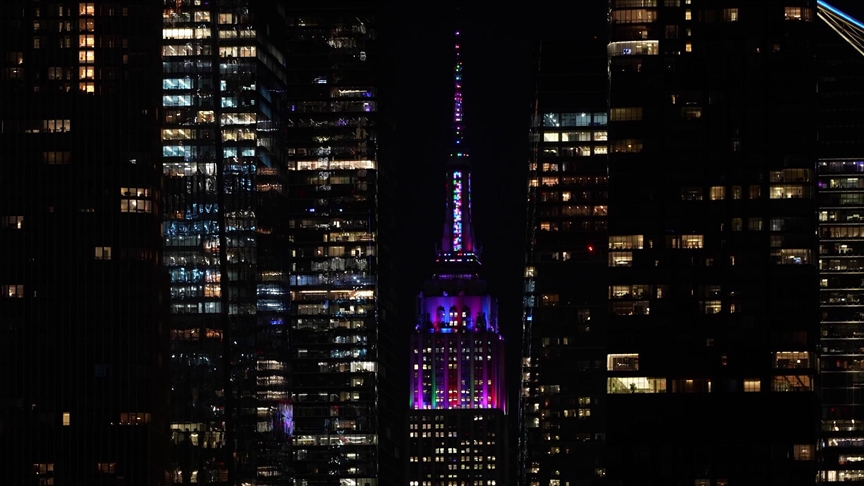 Ndërtesa Empire State me një shfaqje dritash shënon 94 vjetorin e saj