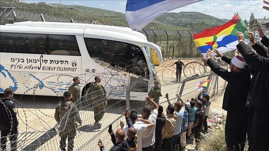 إسرائيل تدعي إجلاء مواطنين درزيين من سوريا لتلقي العلاج