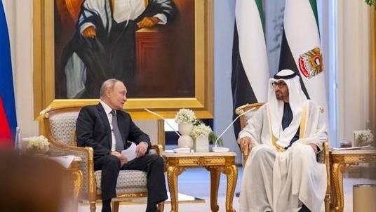 هاتفيا.. بوتين يشكر بن زايد على جهود الإمارات بعمليات تبادل الأسرى