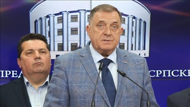 Dodik: Engleska obavještajna služba "rovari u RS i Srbiji", ne želim da iko osjeti rat
