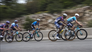 Tour of Türkiye gets enthusiastic support from locals, tourists in Turkish Riviera