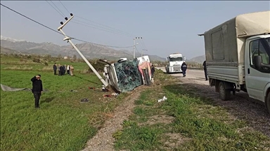 Li Wanê otobêsa rêwiyan welgeriya, di qezayê da 28 kes birîndar bûn