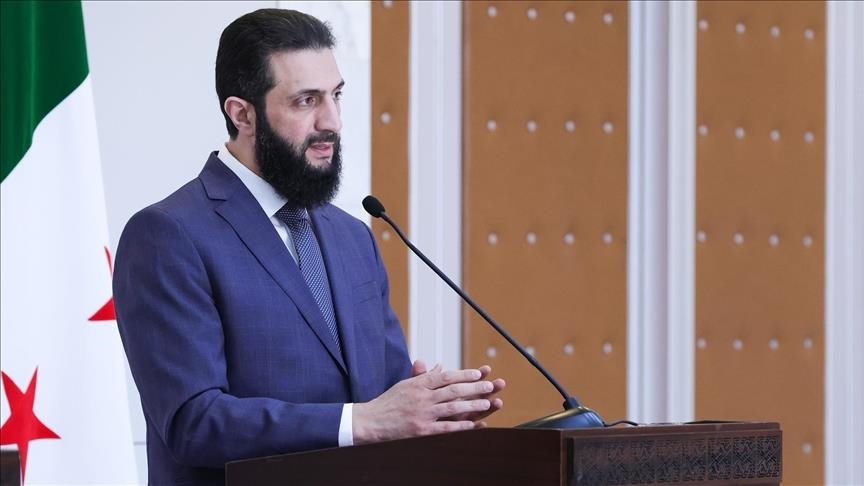 الشرع يلتقي وليد جنبلاط بعد وصوله إلى دمشق في زيارة مفاجئة