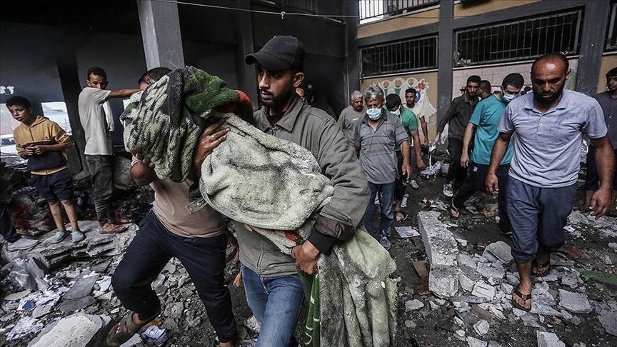 بعدة مجازر.. مقتل 15فلسطينياً بغارات إسرائيلية على عدة مناطق بغزة
