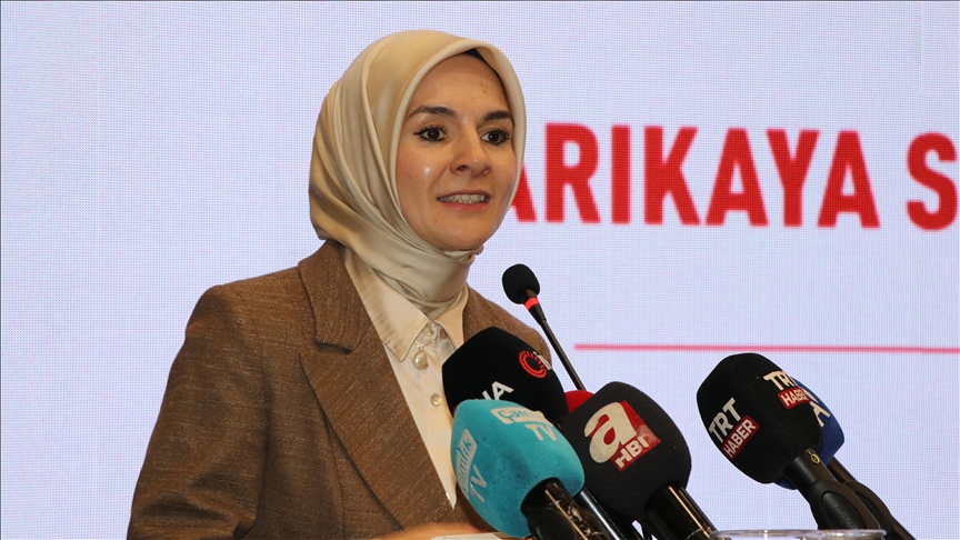 Bakan Göktaş: Aile ve Gençlik Fonu'na başvuran genç sayımız bugün itibarıyla 100 bini aştı