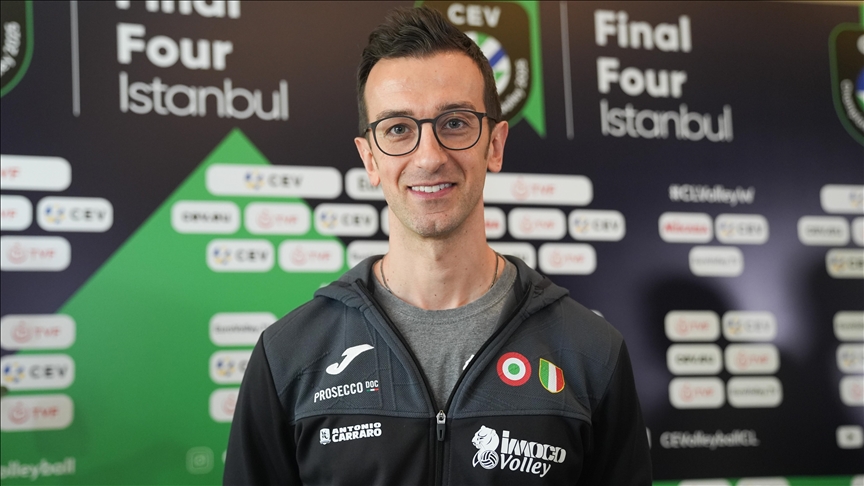 A. Carraro Imoco Başantrenörü Santarelli'nin finaldeki rakip tercihi VakıfBank