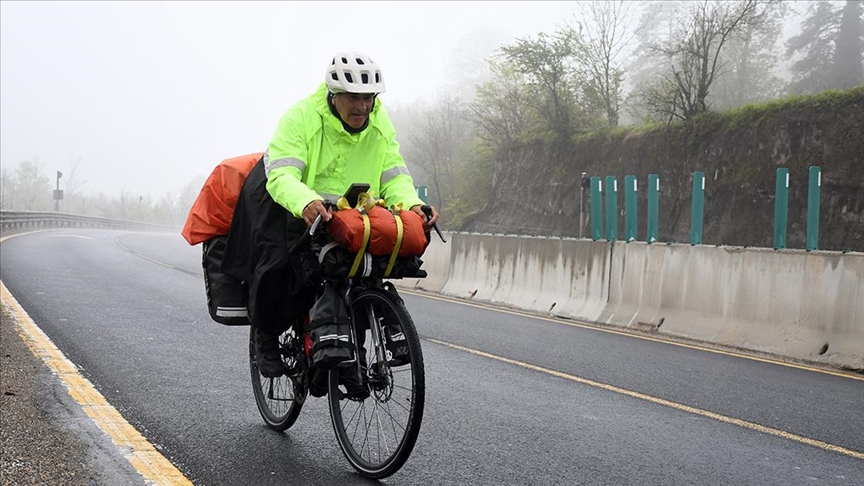İspanyol çiftçi, kanser hastaları için Vietnam'a kadar pedal çevirecek